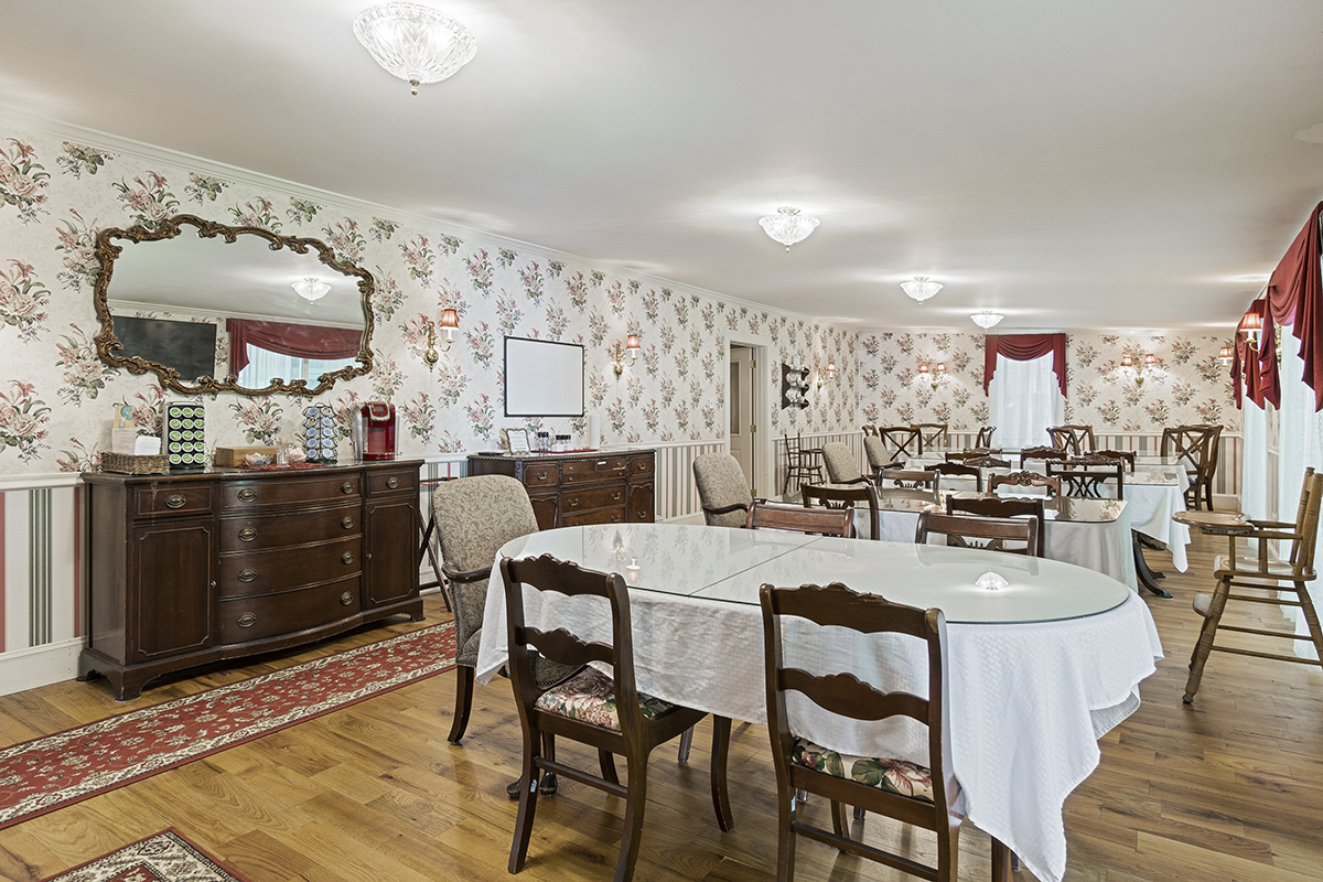 The-Bove-House_118-1200-dining-romom-2.png